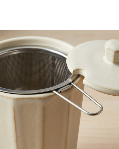 Xbvrt Tall Faceted Ceramic Tea Mug with Steel Infuser and Lid 14 oz Sage Ivory - Detail view